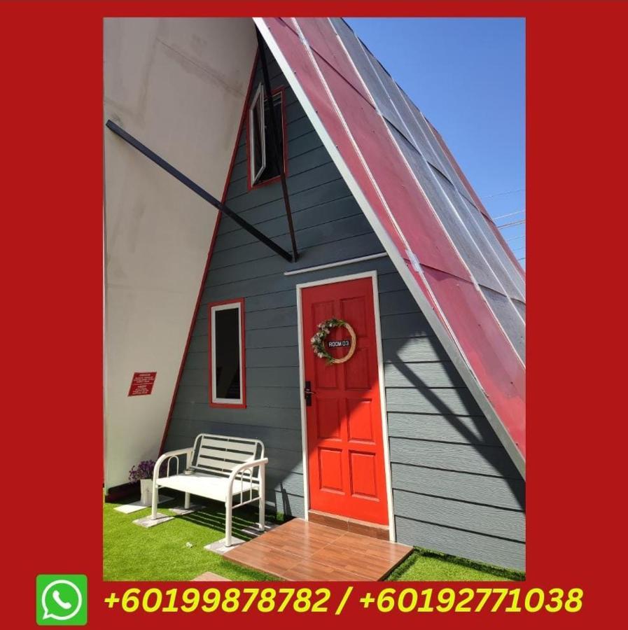 Red Triangle Cottage Roomstay Chukai 外观 照片